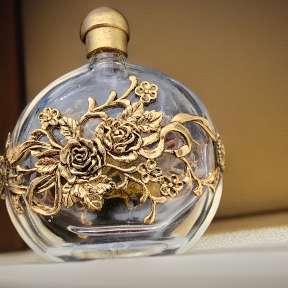VINTAGE ROSE PERFUME BOTTLE